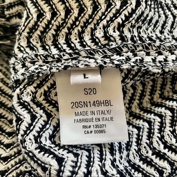 Elegant Gray Sleeveless Dress - Picture 12 of 15